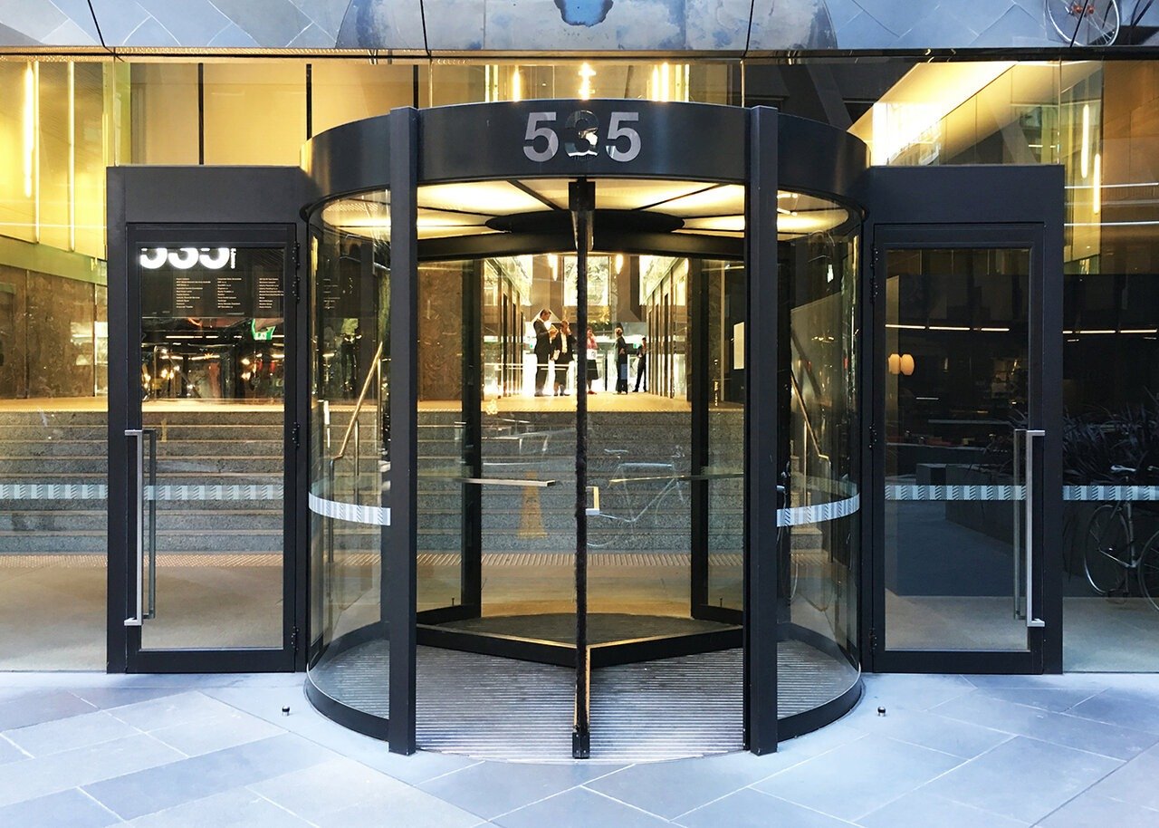 revolving-doors-with-custom-lighting-features-6